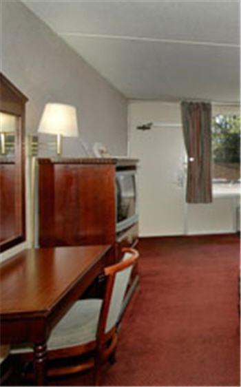 Travel Inn Homewood Room photo